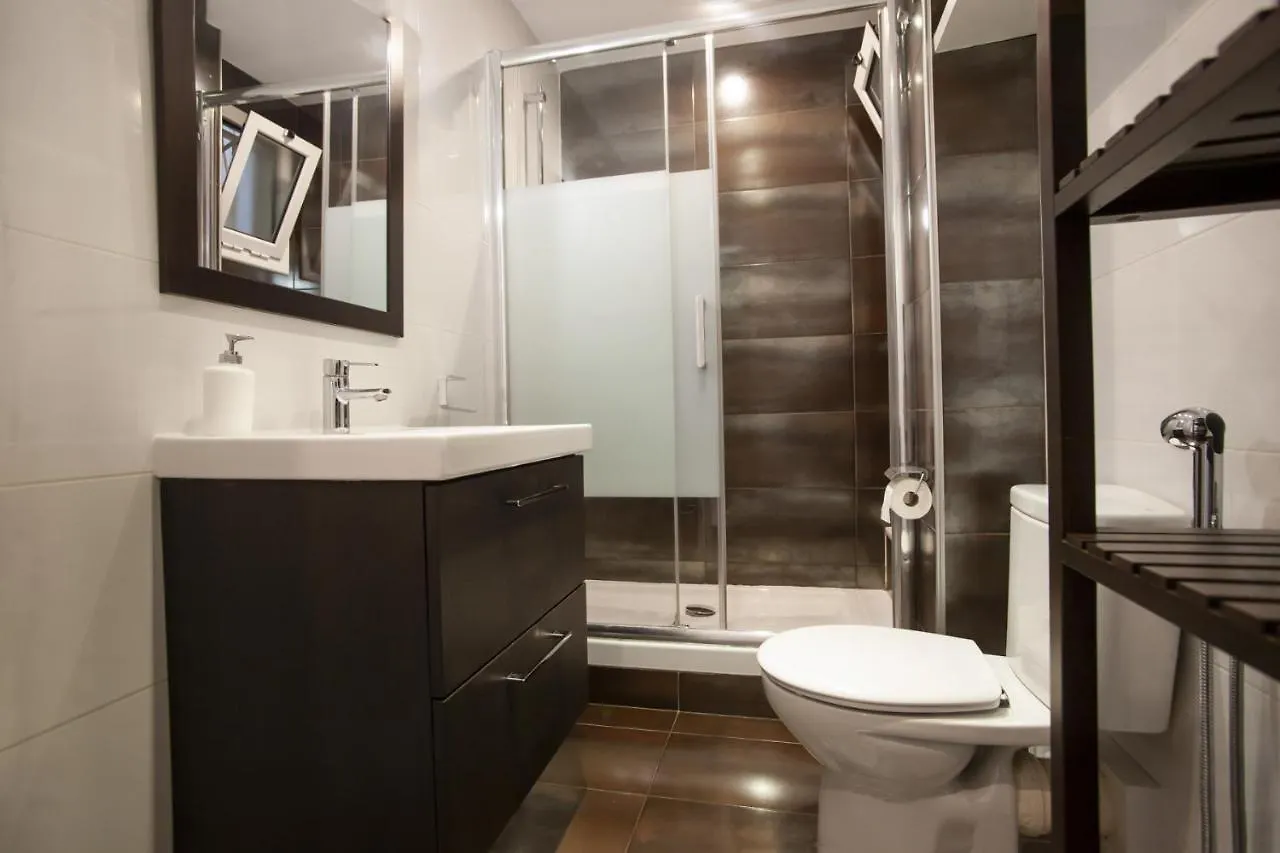 P9Mdr1070 - Nice Apartment In Poble Sec Barcelona 0*,  Espanha